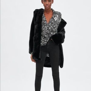 🌷🌷3 for 30 sale | Zara white and black wrap top